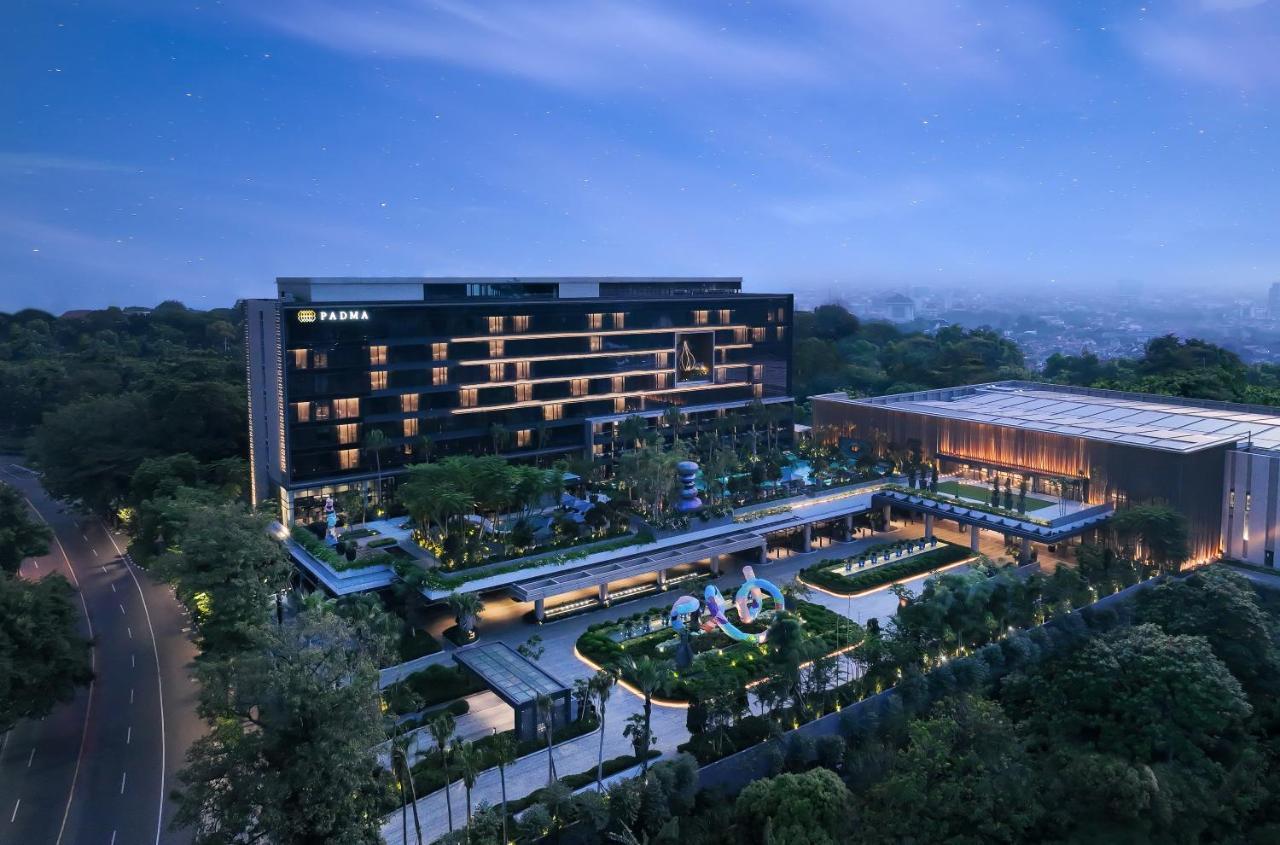 Padma Hotel Semarang Dış mekan fotoğraf